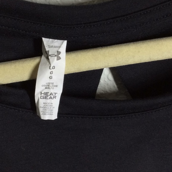 Black athletic top - Picture 2 of 5